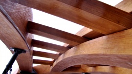Curved laminated wooden rafters